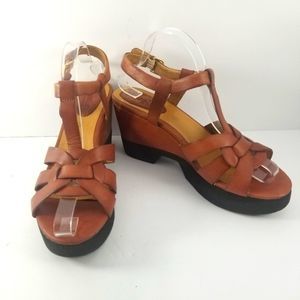 BUSSOLA Wedge/Platform Sandals SIZE 9.5M.  S784‎